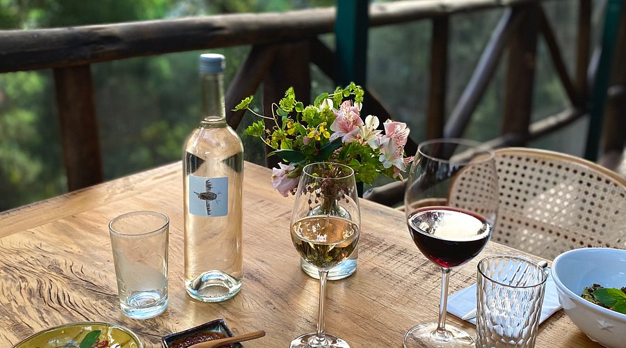 Momento de hora feliz ao ar livre